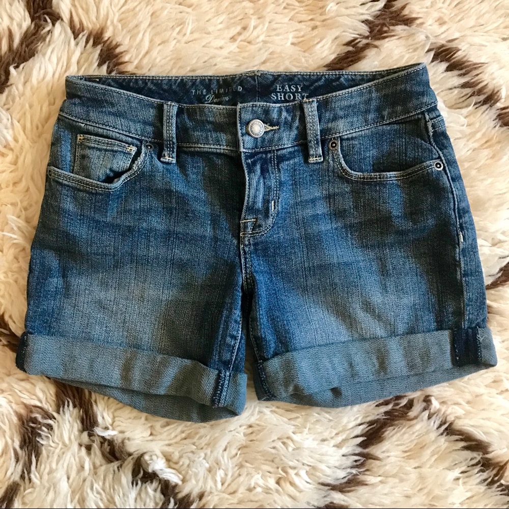 The Limited cuffed easy short, size 0/2 stretchy